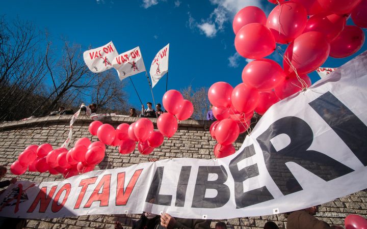 Al fianco di chi lotta per un futuro collettivo: MATTIA E UMBERTO VI VOGLIAMO LIBERI!